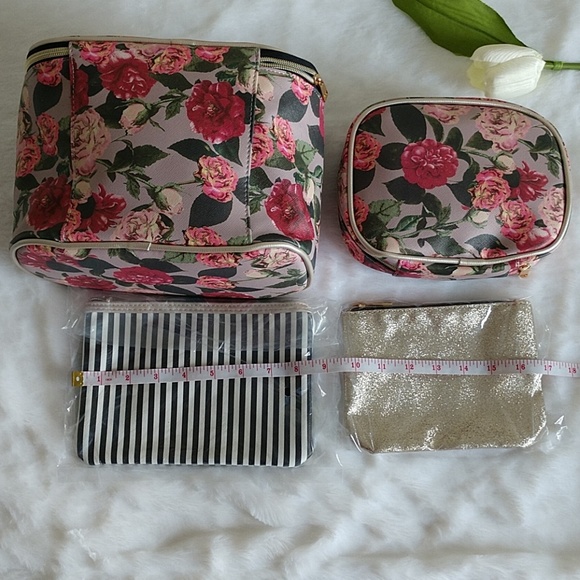 🌺4 PC COSMETIC BAGS BRAND NEW NO TAGS. - Picture 5 of 6